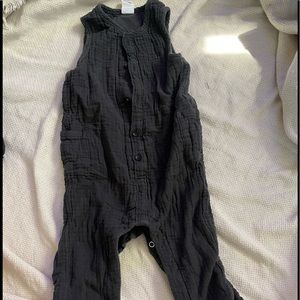 H&M linen type onesie with side pockets 9-12mo